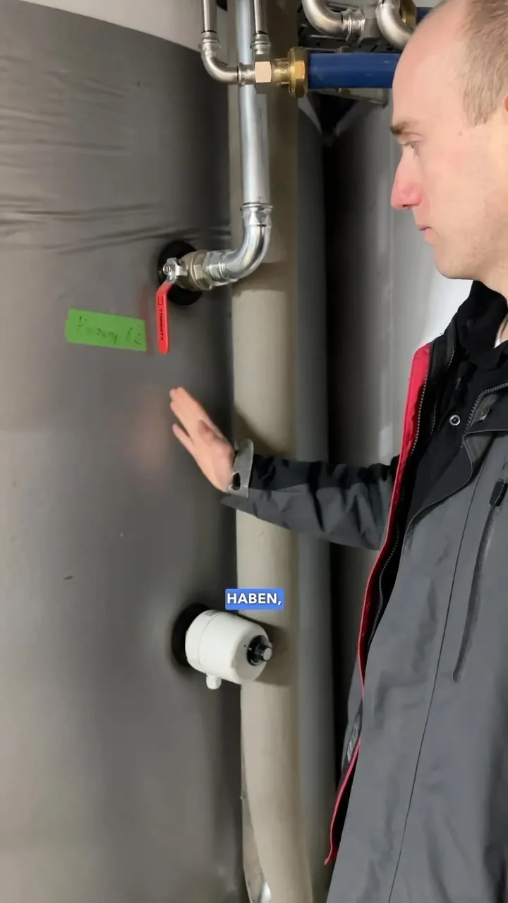 Um den Strom der PV-Anlage im Sommer effektiv nutzen… – Vorschaubild des Videos von ABGtherm aus Westerstede