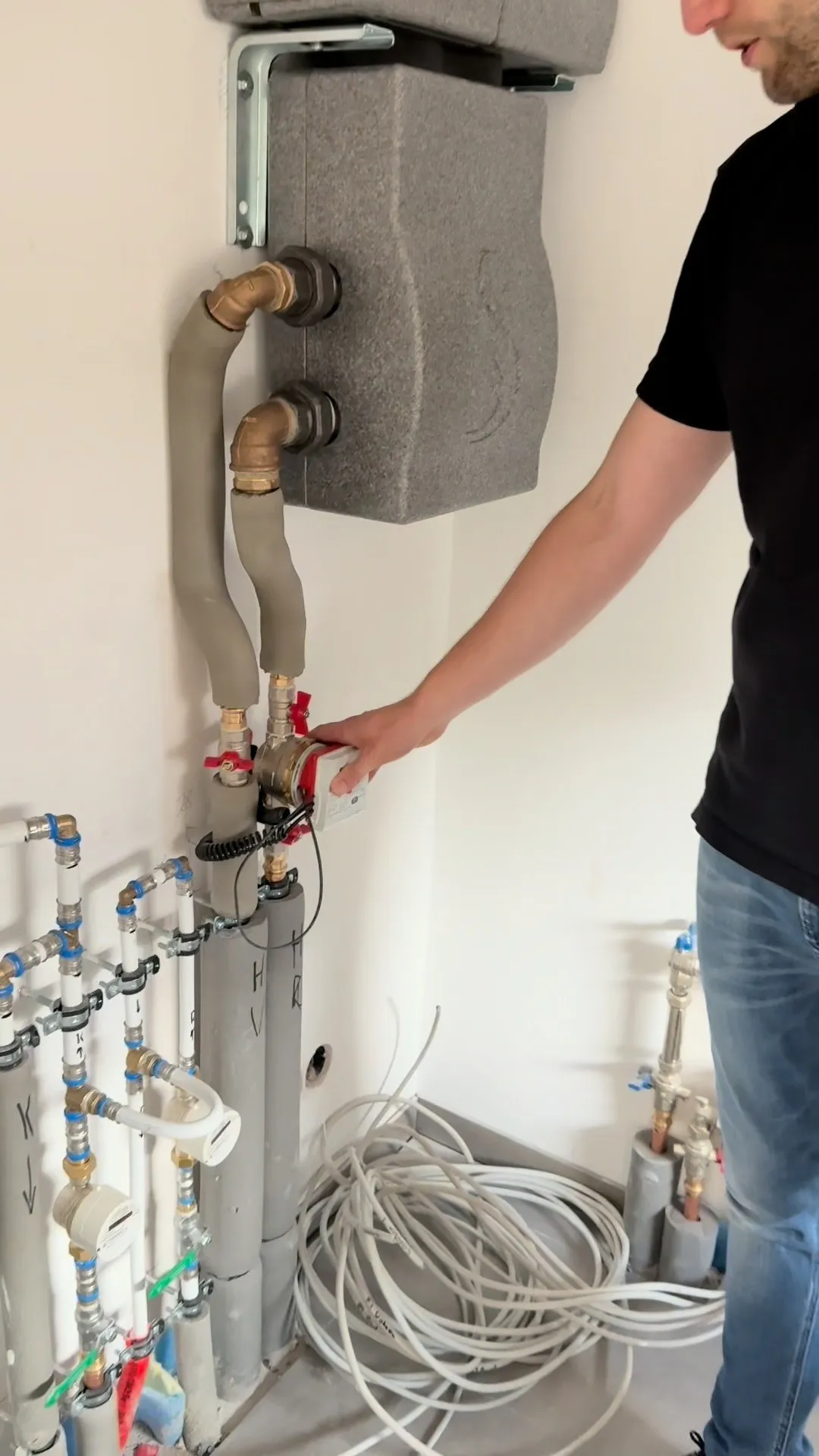 Unsere Heizkreisverteilung sorgt dafür… – Vorschaubild des Videos von ABGtherm aus Westerstede