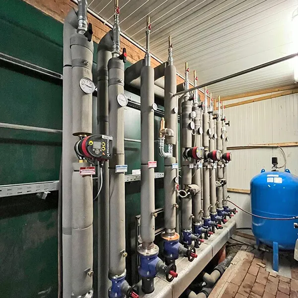 Heizungsverteiler mit gedämmten Vor- und Rücklaufleitungen, Pumpen und Ausdehnungsgefäß in Vechta